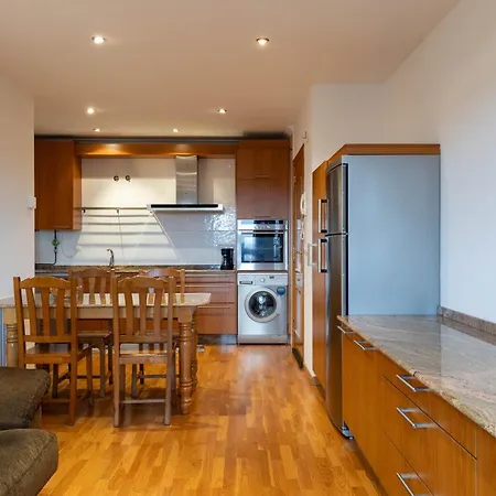 Celso Emilio Ferreiro Apartment *